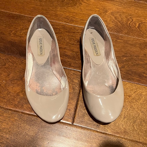 Steve Madden nude ballet flats - Picture 1 of 3